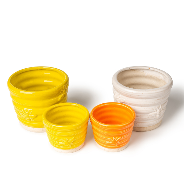 Quer elevar seu espaço e experiência de presentear? Experimente este frasco de vela de cerâmica de cera de abelha com detalhes adoráveis ​​de abelha!