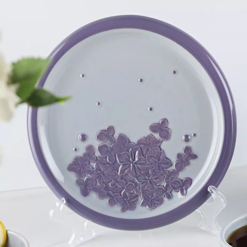 Placa de cerâmica pintada à mão na máquina de lavar louça